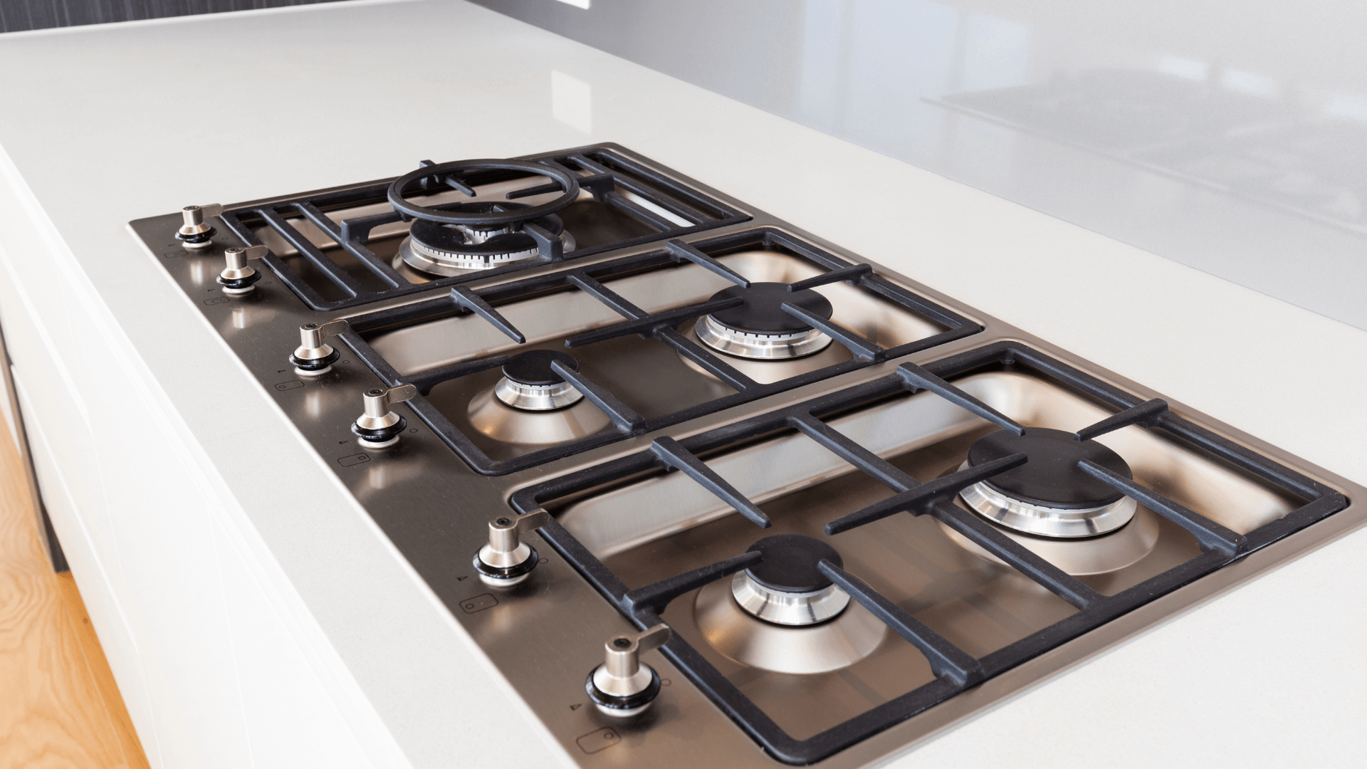 Gas cooktop not igniting<br />
